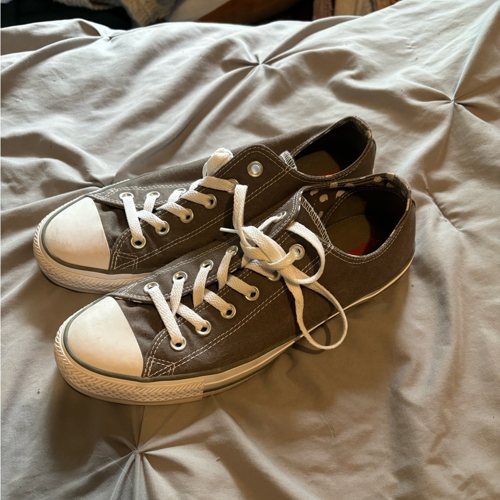Women’s Converse never worn size 10
